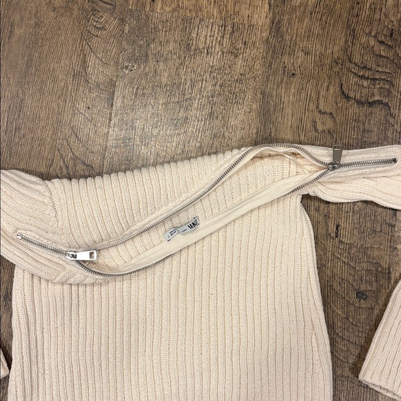 Zara Off-Shoulder Ribbed White Sweater - Picture 7 of 10